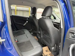 Peugeot 2008 2019 Blue