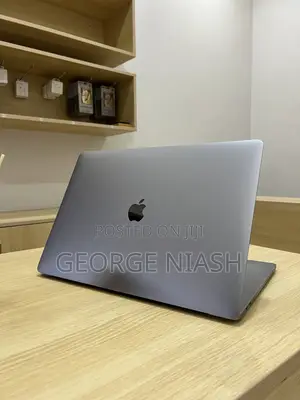 Laptop Apple MacBook Pro 2019 16GB Intel Core i9 SSD 512GB