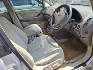 Toyota Harrier 2000 Silver