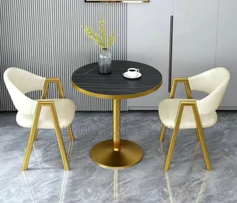 Round Table: White Marble Gold Rimmed Complimentary Table