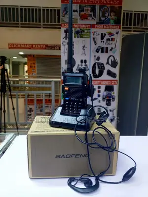 Baofeng UV-5R Rechargeable Walkie Talkie 128 Channels