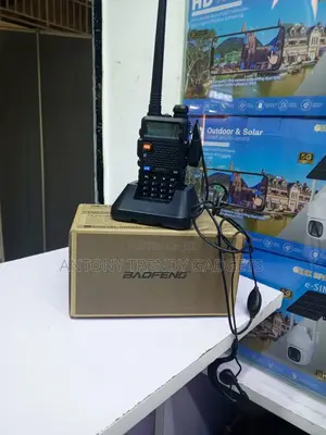 UV-5R Dual Band Handheld Radio With FM Receiver