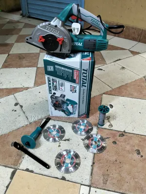 Total DRY WALLCHASER 1500 WATTS and 4 Cutting Disc for Max Penetration