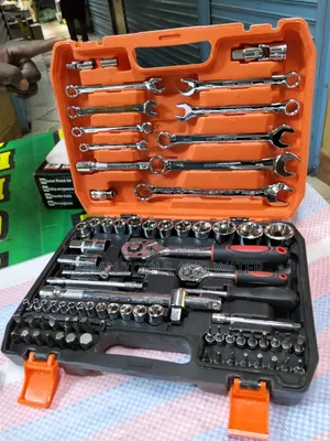 Chrome Mechanical Socket Wrench Spanner Set 82 PCS With Screwdriver