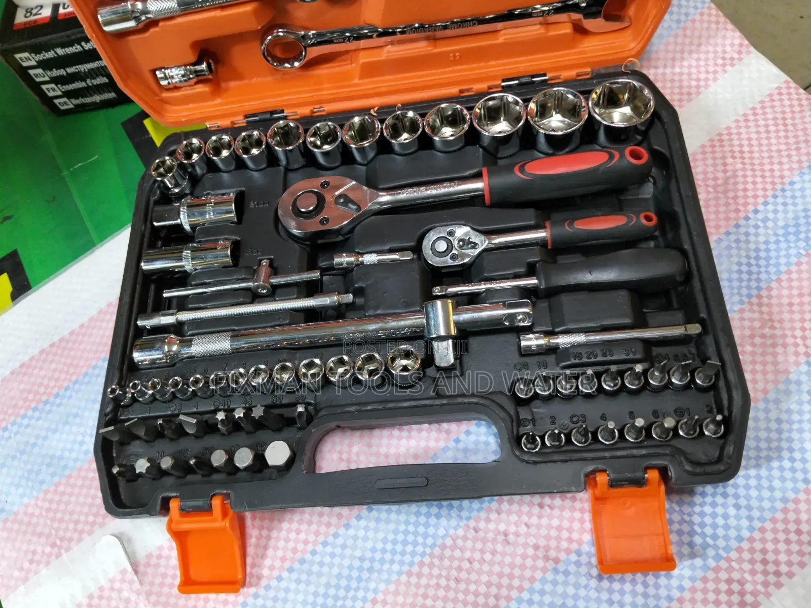 Chrome Mechanical Socket Wrench Spanner Set 82 PCS With Screwdriver