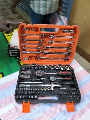 Chrome Mechanical Socket Wrench Spanner Set 82 PCS With Screwdriver