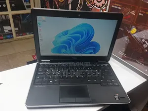 Laptop Dell Latitude E7240 8GB Intel Core i7 SSD 128GB