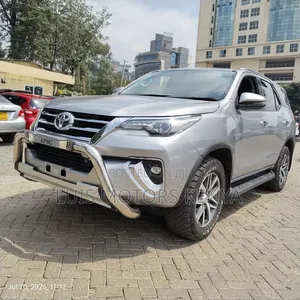 Toyota Fortuner 2020 Silver