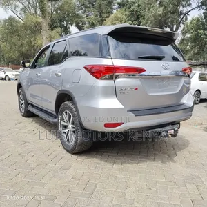 Toyota Fortuner 2020 Silver