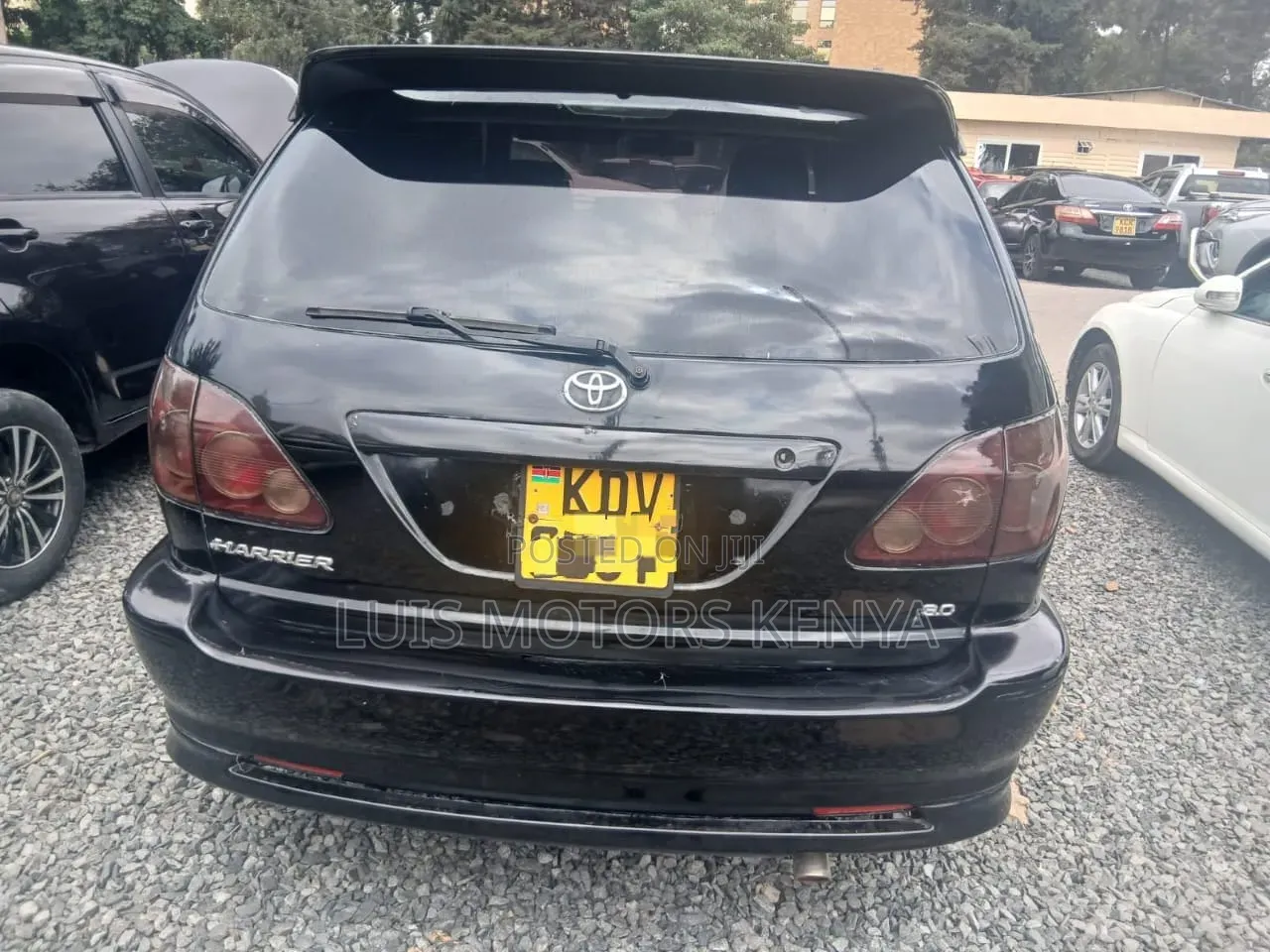 Toyota Harrier 2000 Black