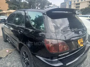 Toyota Harrier 2000 Black