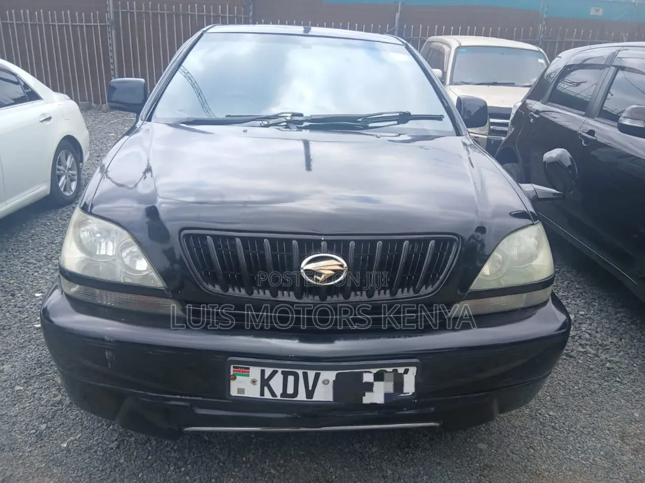 Toyota Harrier 2000 Black