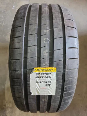245 /35 R19 DUNLOP TIRES (Japan)