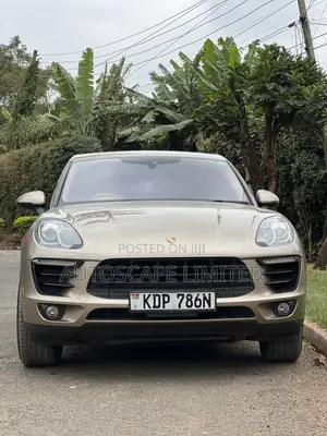 Porsche Macan Turbo 2017 Gold