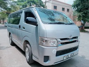 Toyota HiAce 2015 Silver
