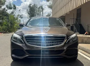 Mercedes-Benz C200 2016 Brown