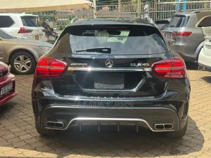 Mercedes-Benz GLA-Class 2019 Black