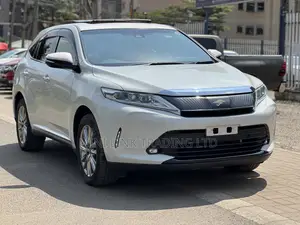 Toyota Harrier 2.0 2018 Pearl