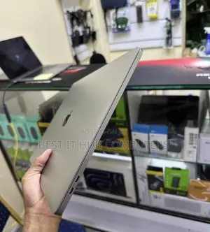 Laptop Apple MacBook Pro 2019 16GB Intel Core i7 SSD 512GB