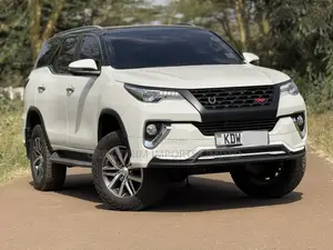 Toyota Fortuner 2018 White