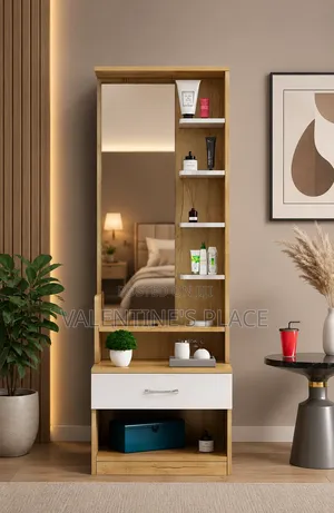 Dressers/Dressing Tables