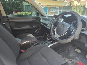 Toyota Corolla Fielder 2018 Silver