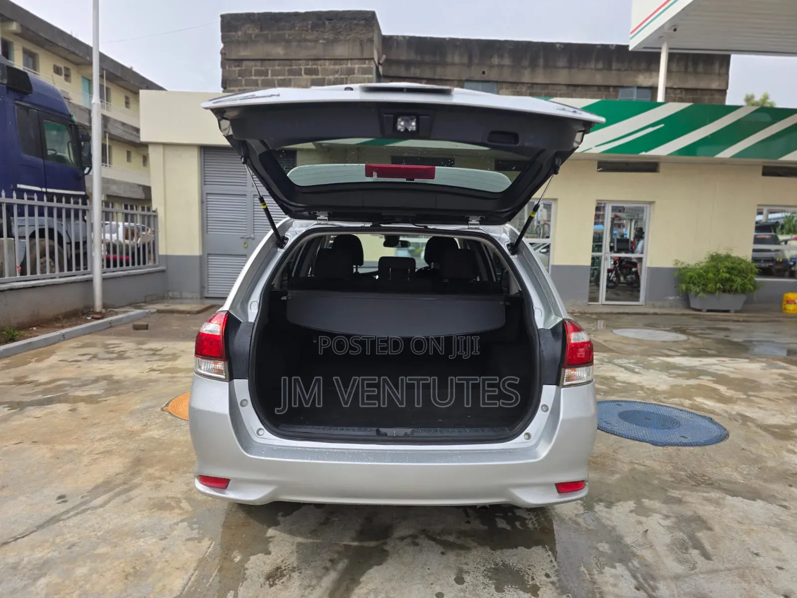 Toyota Corolla Fielder 2018 Silver