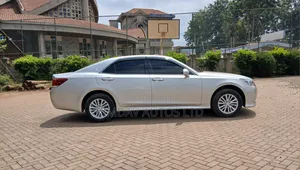 Toyota Crown 2016 Silver