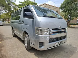 Toyota HiAce 2016 Silver