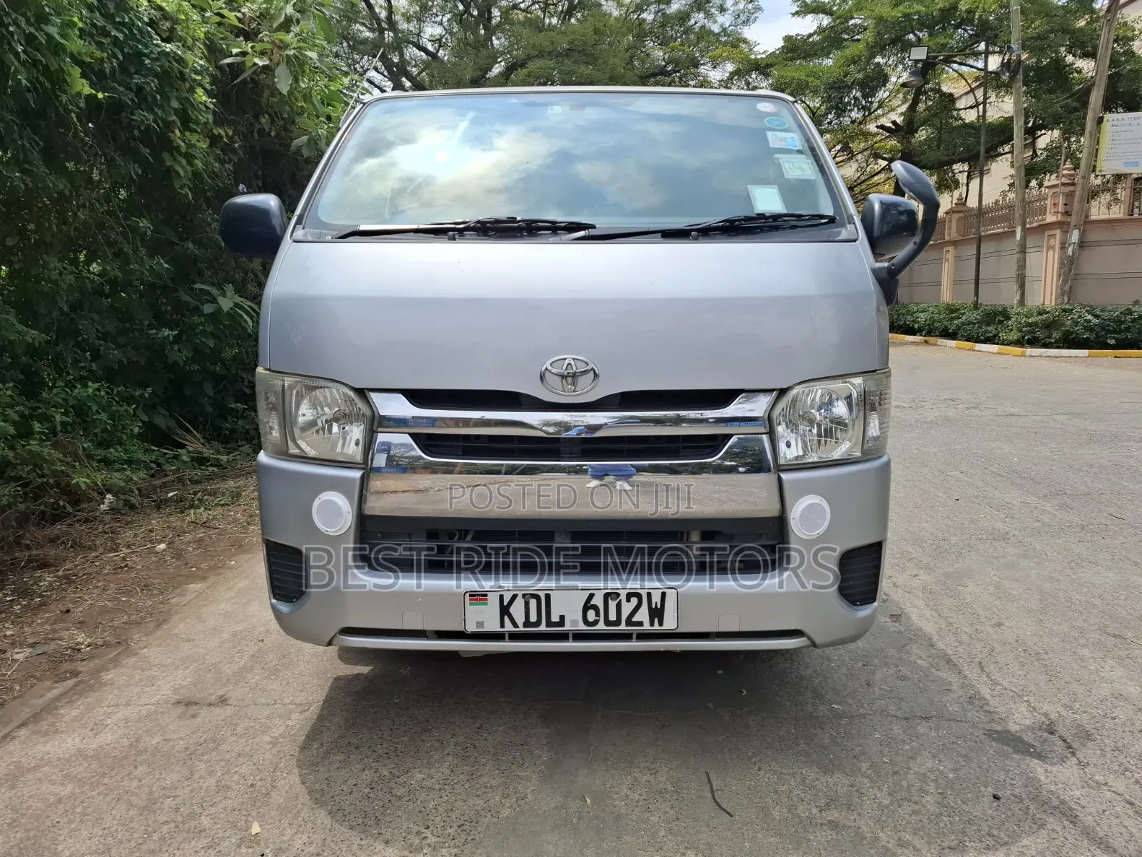 Toyota HiAce 2016 Silver