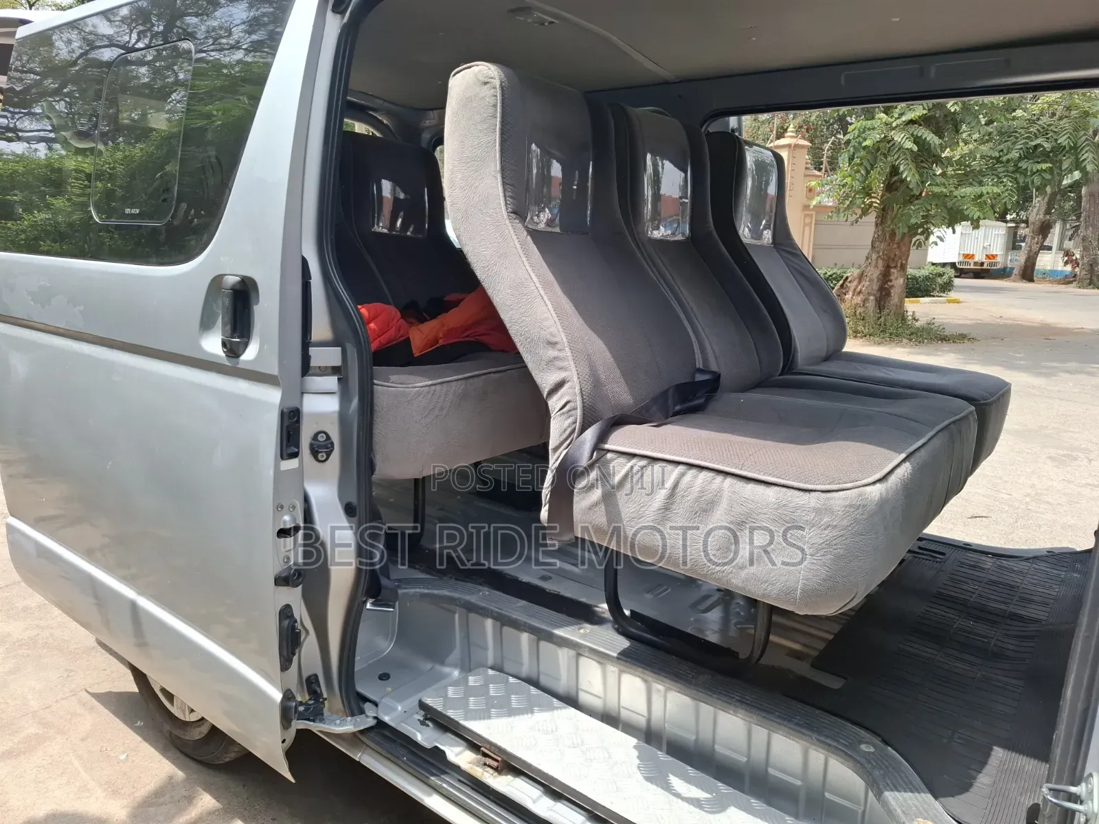 Toyota HiAce 2016 Silver