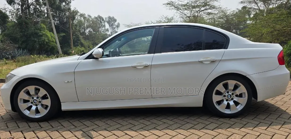 BMW 320i 2006 White