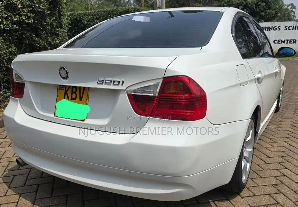 BMW 320i 2006 White