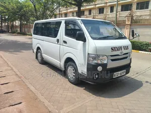 Toyota HiAce 2014 White