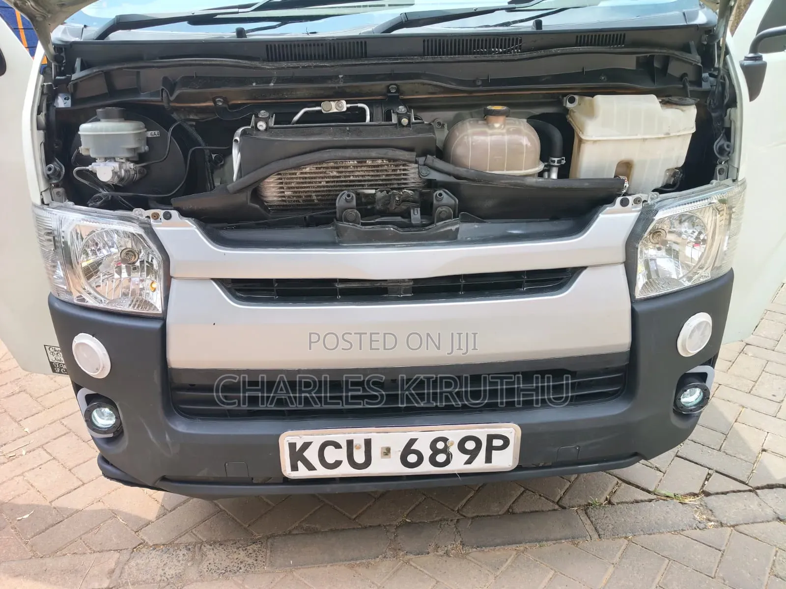 Toyota HiAce 2014 White