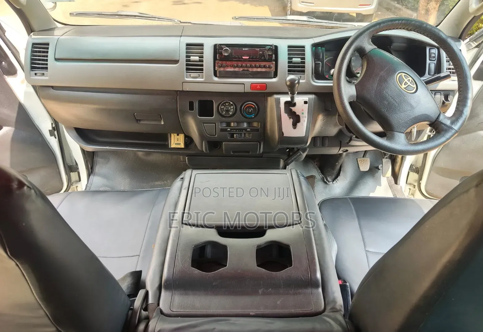 Toyota HiAce 2012 White