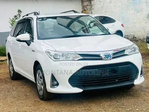 Toyota Corolla Fielder 1.5 Hybrid FWD 2019 White