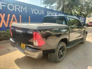 Toyota Hilux 2019 Black