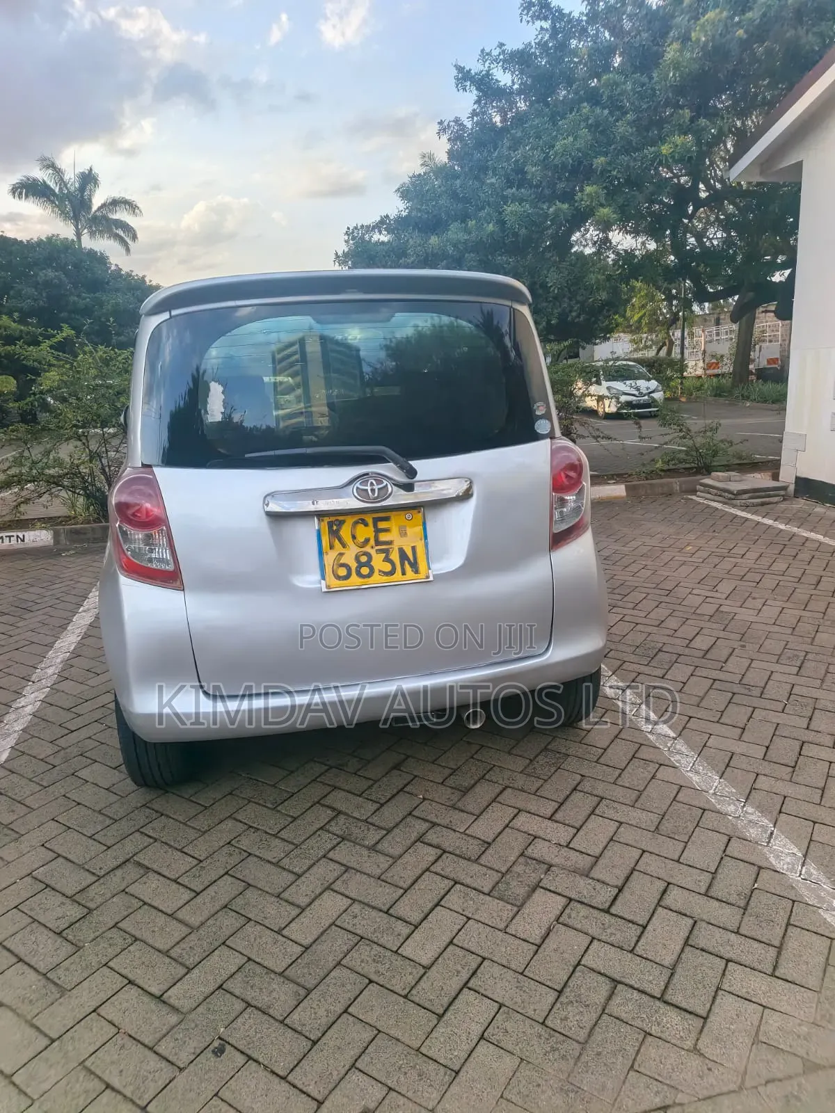 Toyota Ractis 2008 Silver