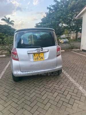 Toyota Ractis 2008 Silver