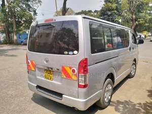 Toyota HiAce 2016 Silver