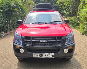 Isuzu D-MAX 2010 Red