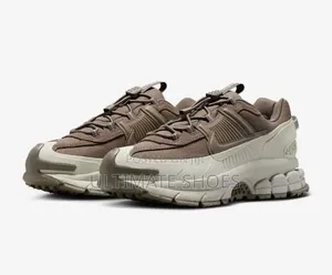 Nike Vomero Sneakers