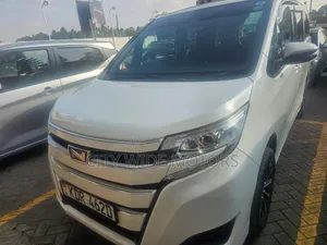 Toyota Noah 2018 White
