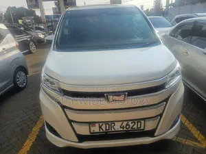 Toyota Noah 2018 White