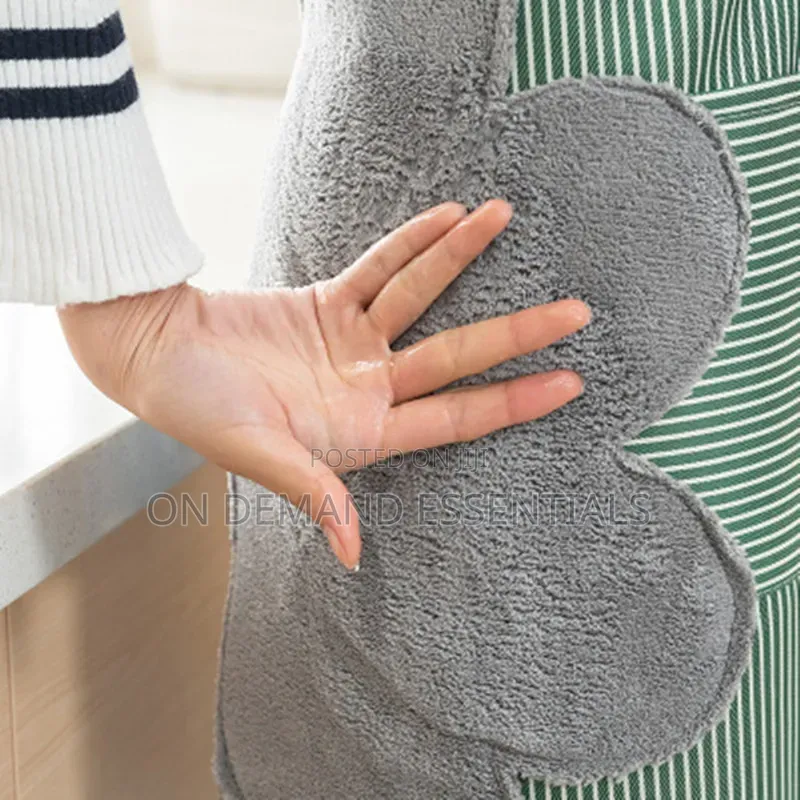 Kitchen Apron With Hand Wipe Pockets