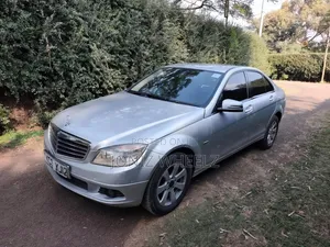 Mercedes-Benz C180 2011 Silver