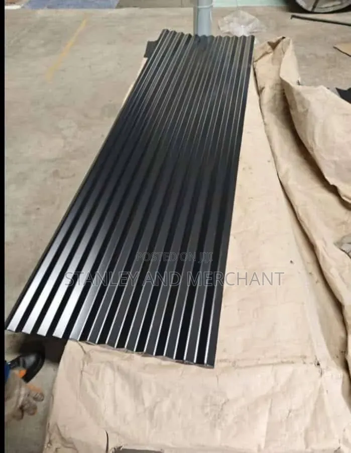 Red Roofing Sheets. Ordinary Shape. New. 30g. Delivery Available!