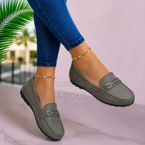 Women's Classic Loafers – Elegant Everyday Comfort