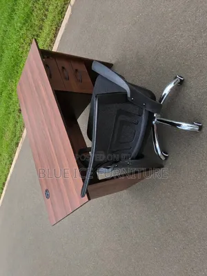 Modern Executive Office Desk With 3 Lockable Drawer -Office Table